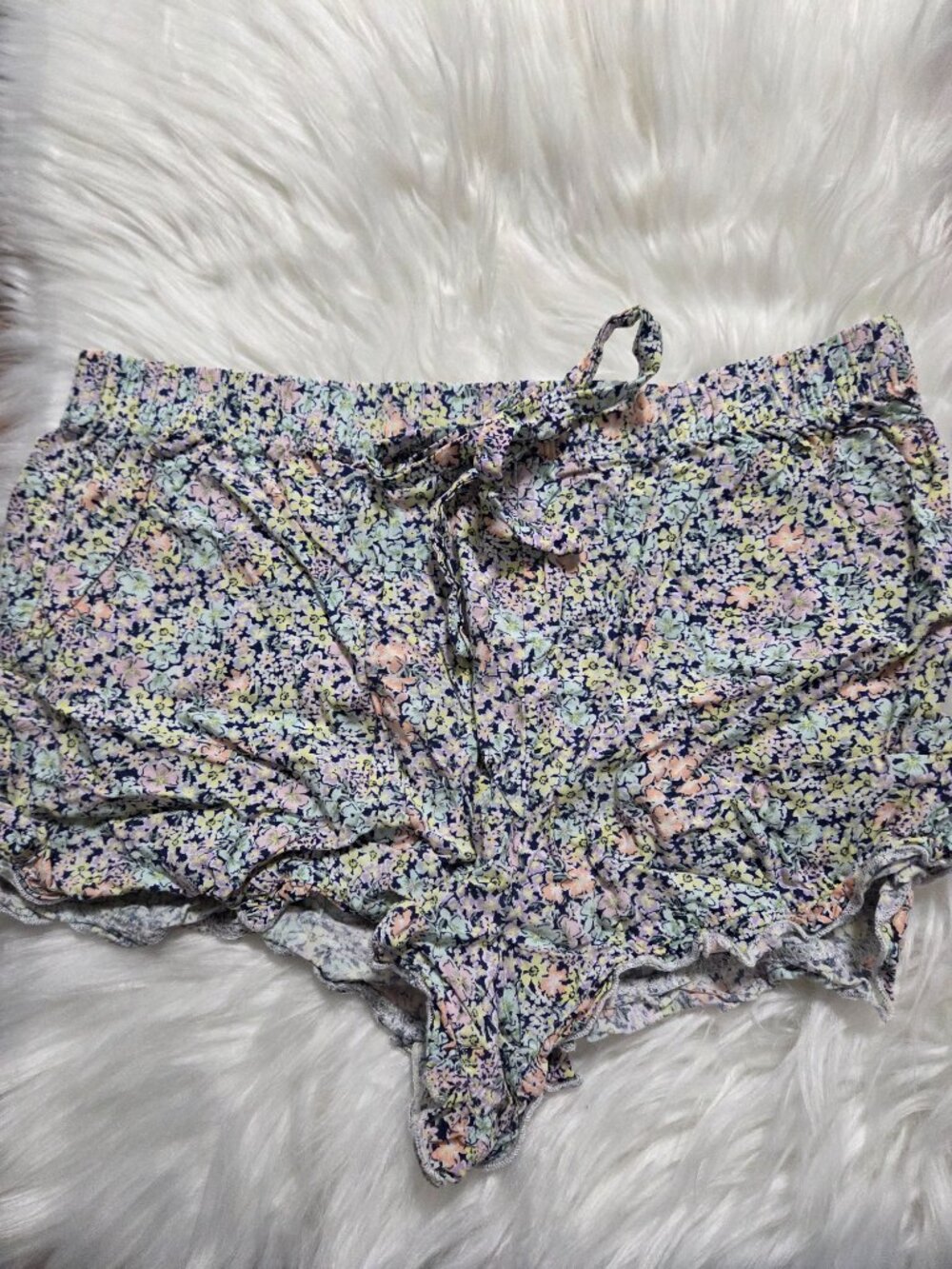 Primark Crinkle Style Floral Pajama Shorts - Picture 3 of 5
